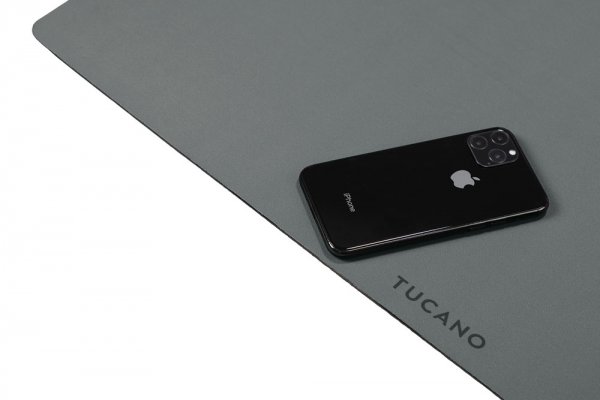 Tucano Skrivebordsunderlag Desk Pad 67x42 cm Mørkegrå