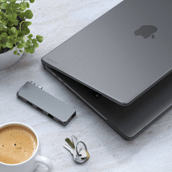 Satechi MacBook Air 13 M2 (A2681) M3 (A3113) Skal Eco-Hardshell Case Dark