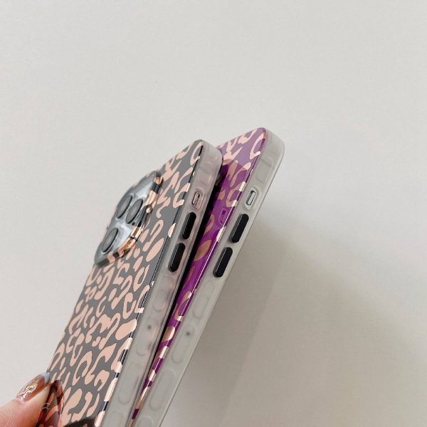 iPhone 14 Pro Cover Leopardmønster Lilla