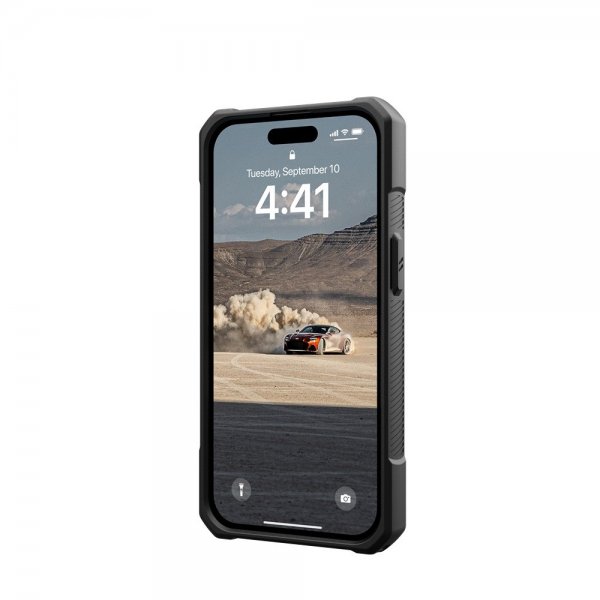 Urban Armor Gear (UAG) iPhone 15 Cover Monarch Kevlar Black