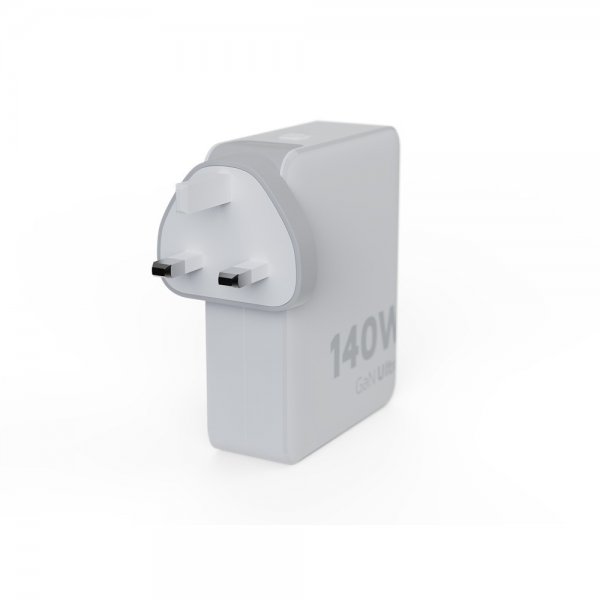 Xtorm Oplader med Kabel 140W GaN-Ultra Travel Charger + USB-C PD Cable