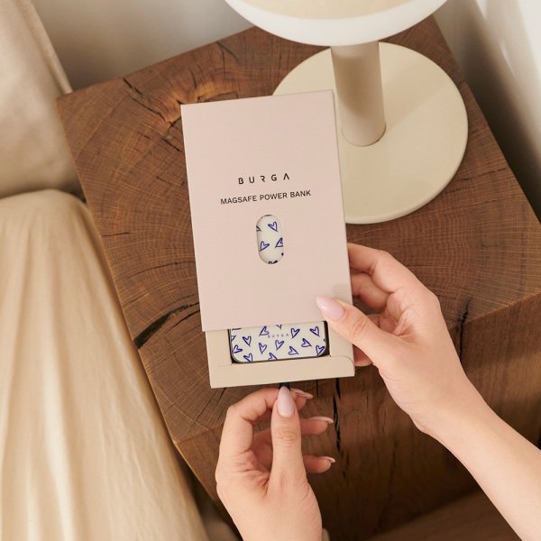 Burga Powerbank MagSafe 5000 mAh Love Me Right Metallynkelig Grå