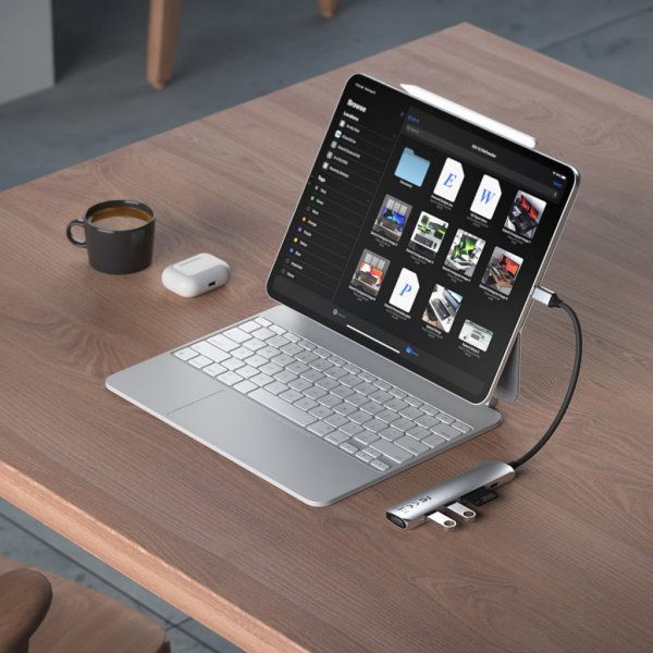 Satechi 6-i-1 USB-C Slim Multiport Adapter Sort