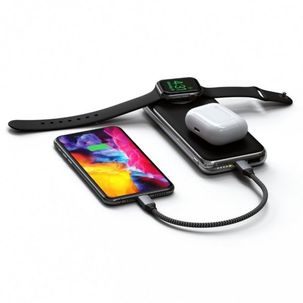 Satechi Quatro Powerbank med indbygget Qi-opladning og Apple Watch-opladning