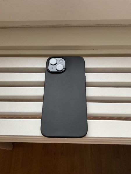 Nordic Covers iPhone 15 Cover Feather Series Raven Black