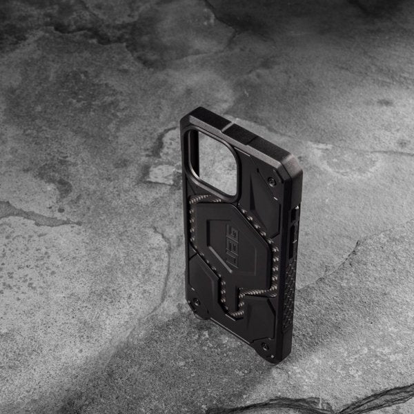 Urban Armor Gear (UAG) iPhone 16 Pro Cover Monarch Pro MagSafe Carbon Fiber