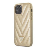 Guess iPhone 12 Pro Max Cover V Quilted Guld