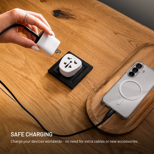 Fast Rejseadapter Schuko EU/Verden