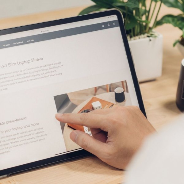 Moshi iPad Pro 12.9 (gen 3/4/5/6) Skærmbeskyttelse iVisor AG Sort