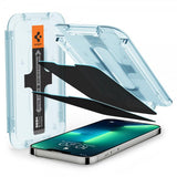 Spigen iPhone 13/13 Pro/14/16e/17e Skærmbeskyttelse GLAS.tR EZ Fit Privacy 2-pak