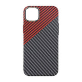 iPhone 15 Plus Cover Kulfiber Mønster Sort Rød