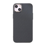 iPhone 15 Plus Cover Kulfibermønster Sort