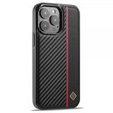 Lc.Imeeke iPhone 15 Pro Max Cover Kulfibertekstur Rød Stribe Sort