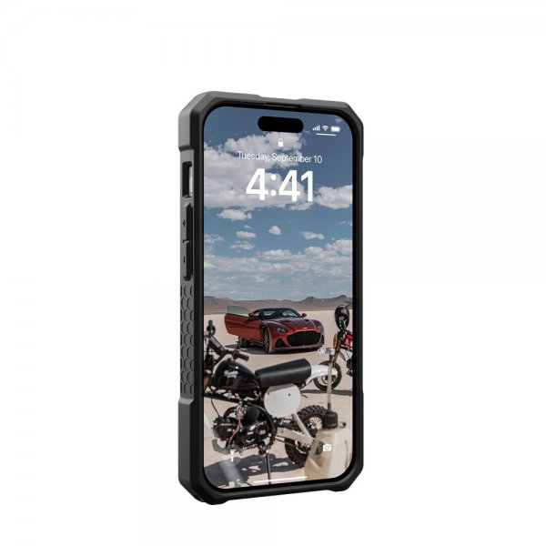 Urban Armor Gear (UAG) iPhone 15 Pro Cover Monarch Pro MagSafe Carbon Fiber