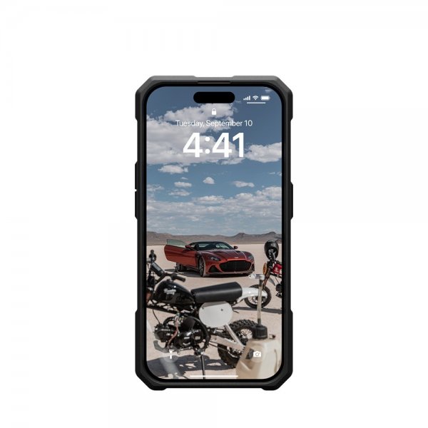 Urban Armor Gear (UAG) iPhone 15 Pro Cover Monarch Pro MagSafe Carbon Fiber
