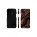 Ideal of Sweden iPhone 15 Cover Fashion Case MagSafe Dark Amber Marble