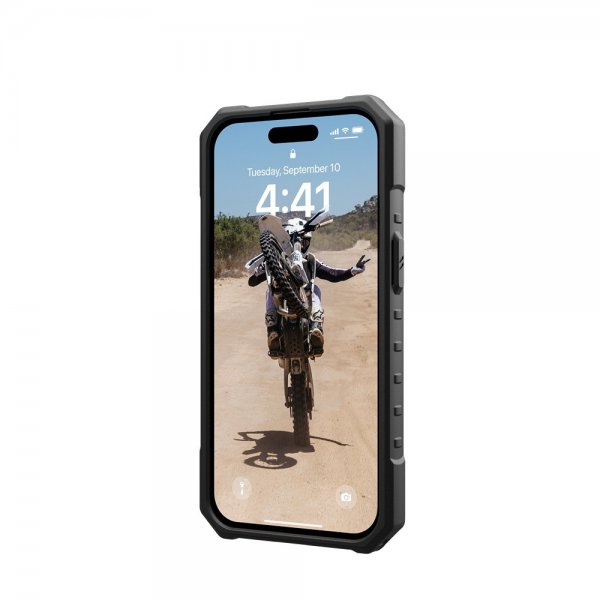 Urban Armor Gear (UAG) iPhone 15 Cover Pathfinder MagSafe Ice