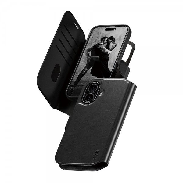 CARE by PanzerGlass iPhone 17 Etui Tango Two-in-One Wallet MagSafe Sort