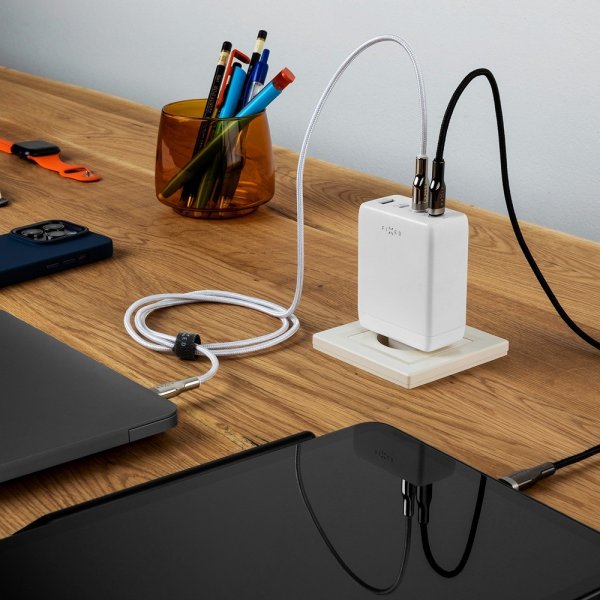 Fixed Oplader GaN100 3xUSB-C & 1xUSB-A