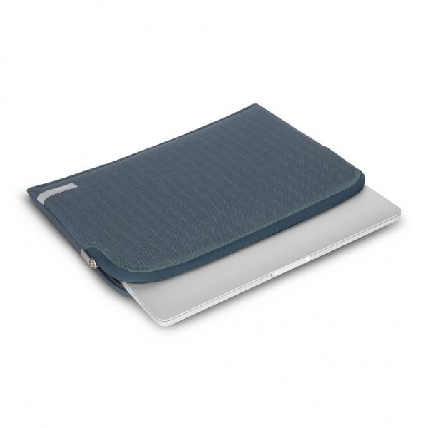 Moshi Pluma Laptop Sleeve 14" Carnation Pink