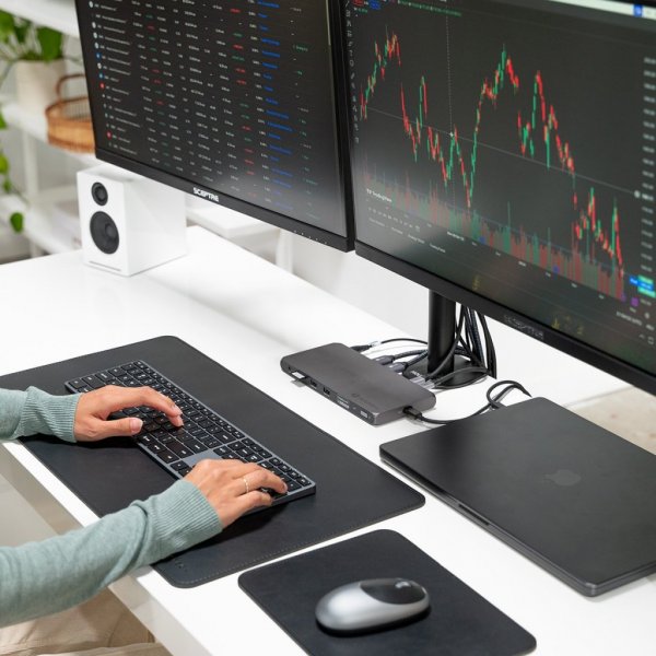 Satechi Thunderbolt 4 Dockingstation med DisplayLink