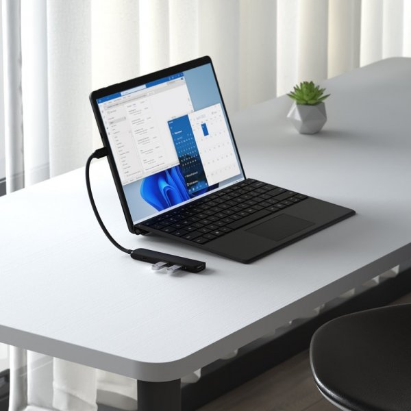 Satechi 4-i-1 USB-C Slim Multiport Adapter 4K Sort