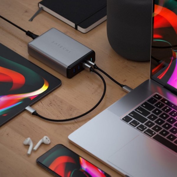Satechi 108W PD rejseoplader med dobbelte USB-C og USB-A porte Grå