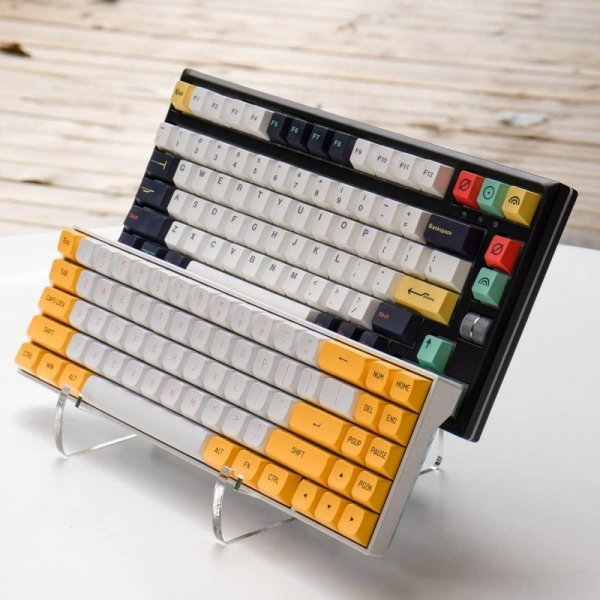 Sæt til to tastaturer
