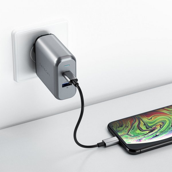 Satechi 30W vægoplader med USB-C og USB-A udtag