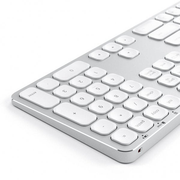 Satechi Trådløst tastatur til op til 3 enheder Nordisk Layout Sølv